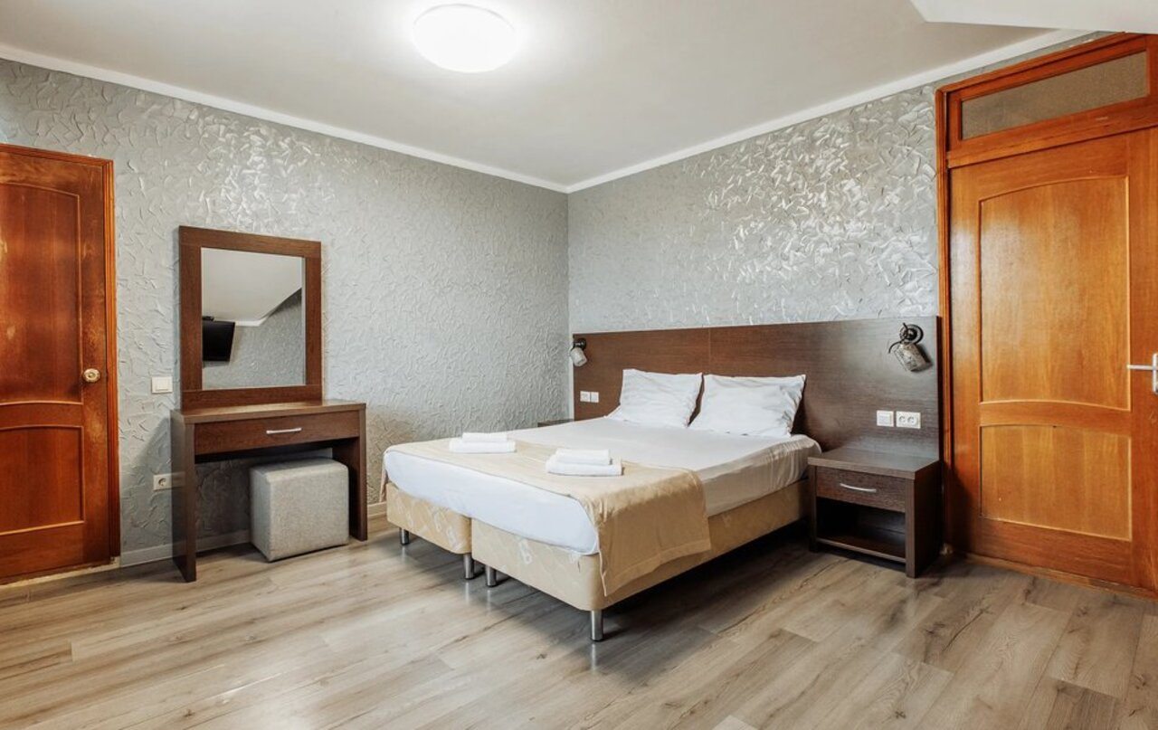 Четырехместный (Двухкомнатный балкон/без балкона), Гостиница Пальма