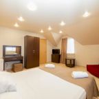 Пятиместный (Двухкомнатный балкон/без балкона), Гостиница Пальма