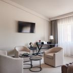 Люкс (Улучшенный с кухней), Отель Чингисхан