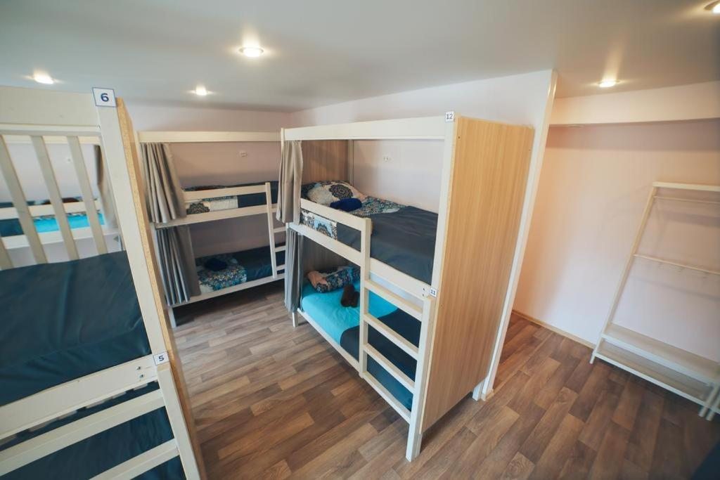Номер (Кровать в общем номере для мужчин и женщин с 10 кроватями) хостела DOM, Екатеринбург