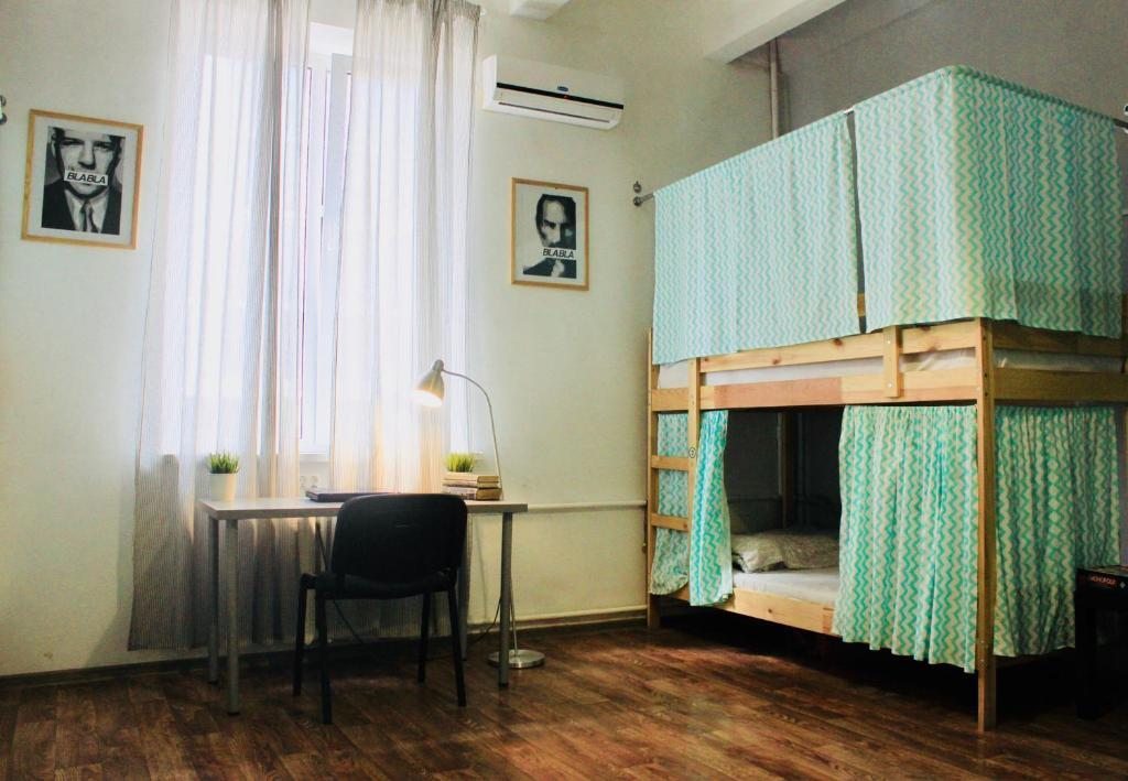 Номер (Кровать в общем 8-местном номере для мужчин и женщин) хостела Bla Bla Rooms, Краснодар