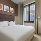 Апартаменты (Улучшенные с кроватью King size(160*200)), Гостиница Golden Tulip Krasnodar на Суворова