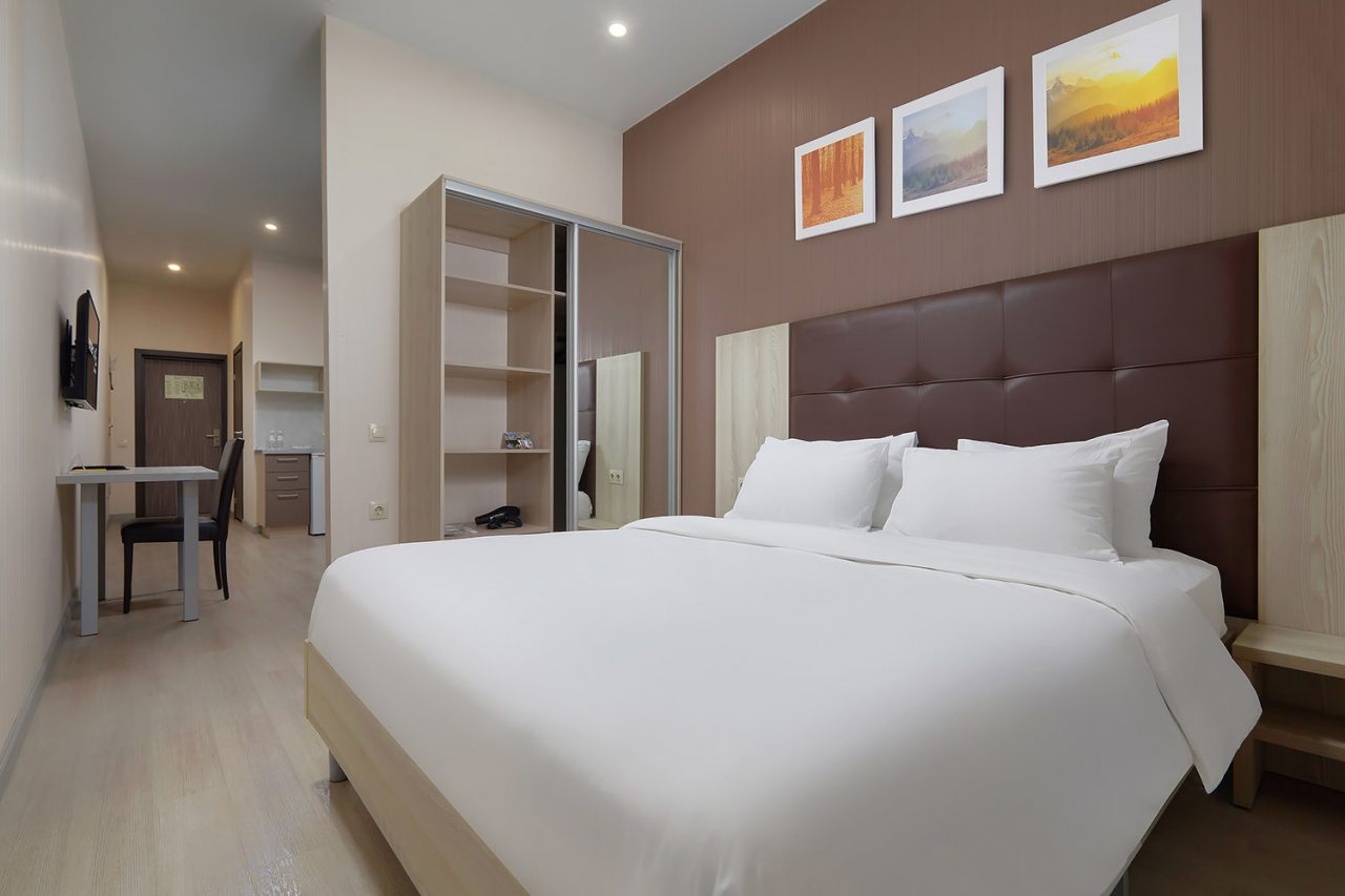 Апартаменты (Улучшенные с кроватью King size(160*200)), Гостиница Golden Tulip Krasnodar на Суворова