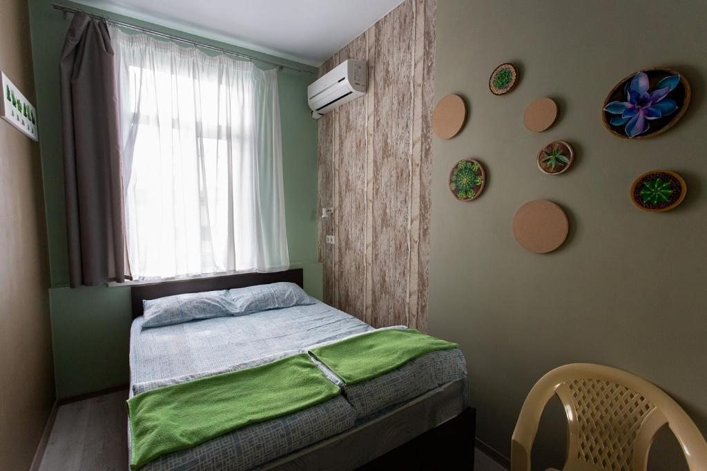 Двухместный (Стандартный двухместный номер с 1 кроватью и общей ванной комнатой) хостела Экосон, Краснодар