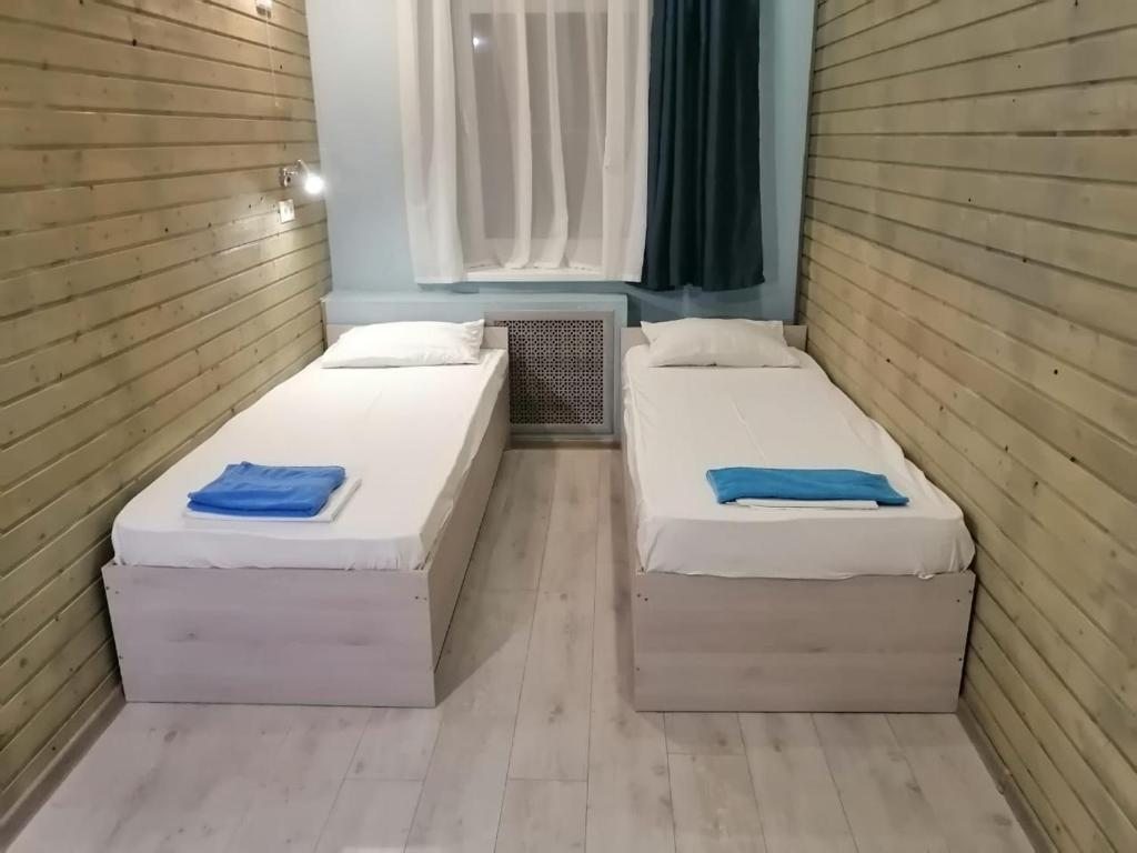 Двухместный (Бюджетный двухместный номер с 2 отдельными кроватями) хостела Экосон, Краснодар