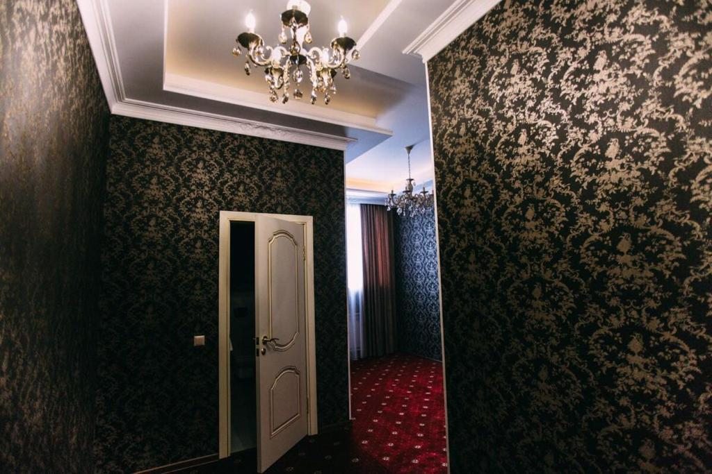 Сьюит (Люкс) отеля Caesar Royal Palace, Ростов-на-Дону