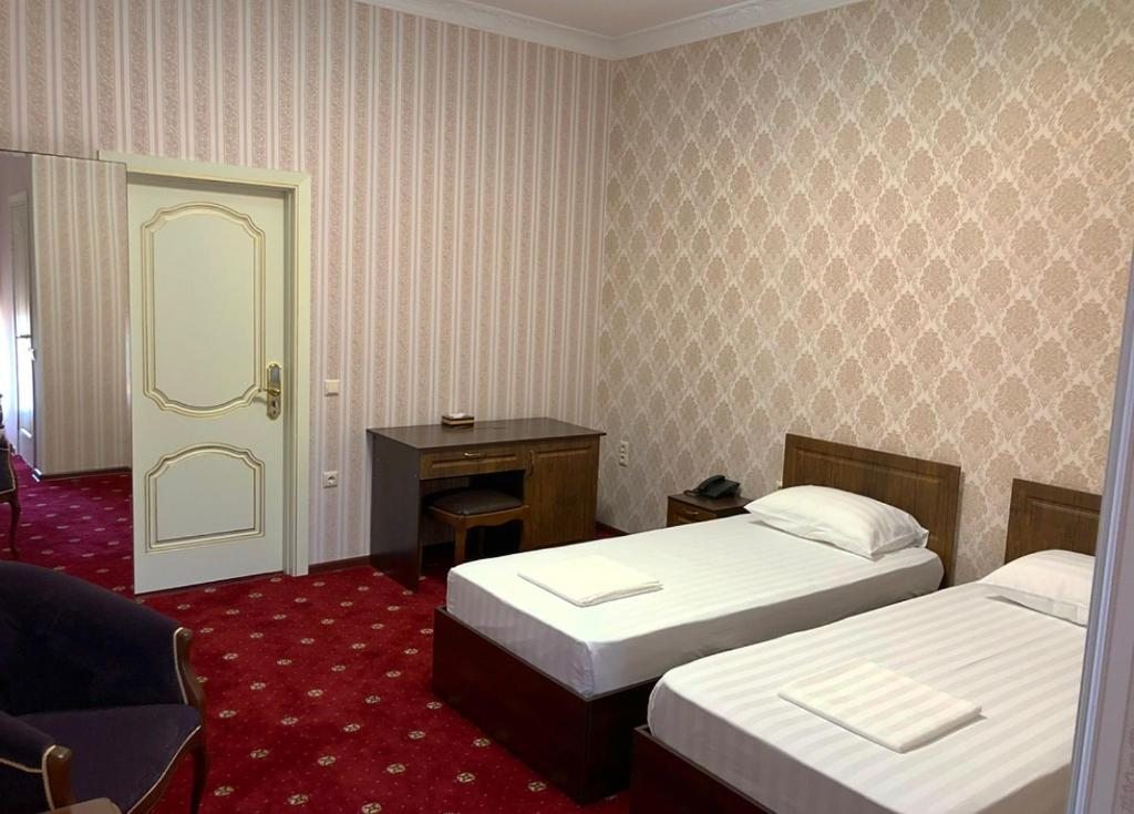 Двухместный (Улучшенный двухместный номер с 2 отдельными кроватями) отеля Caesar Royal Palace, Ростов-на-Дону