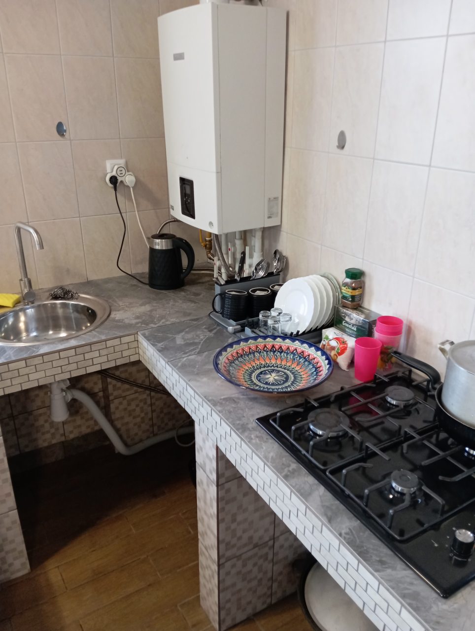 Кухонная зона в Коттедж
