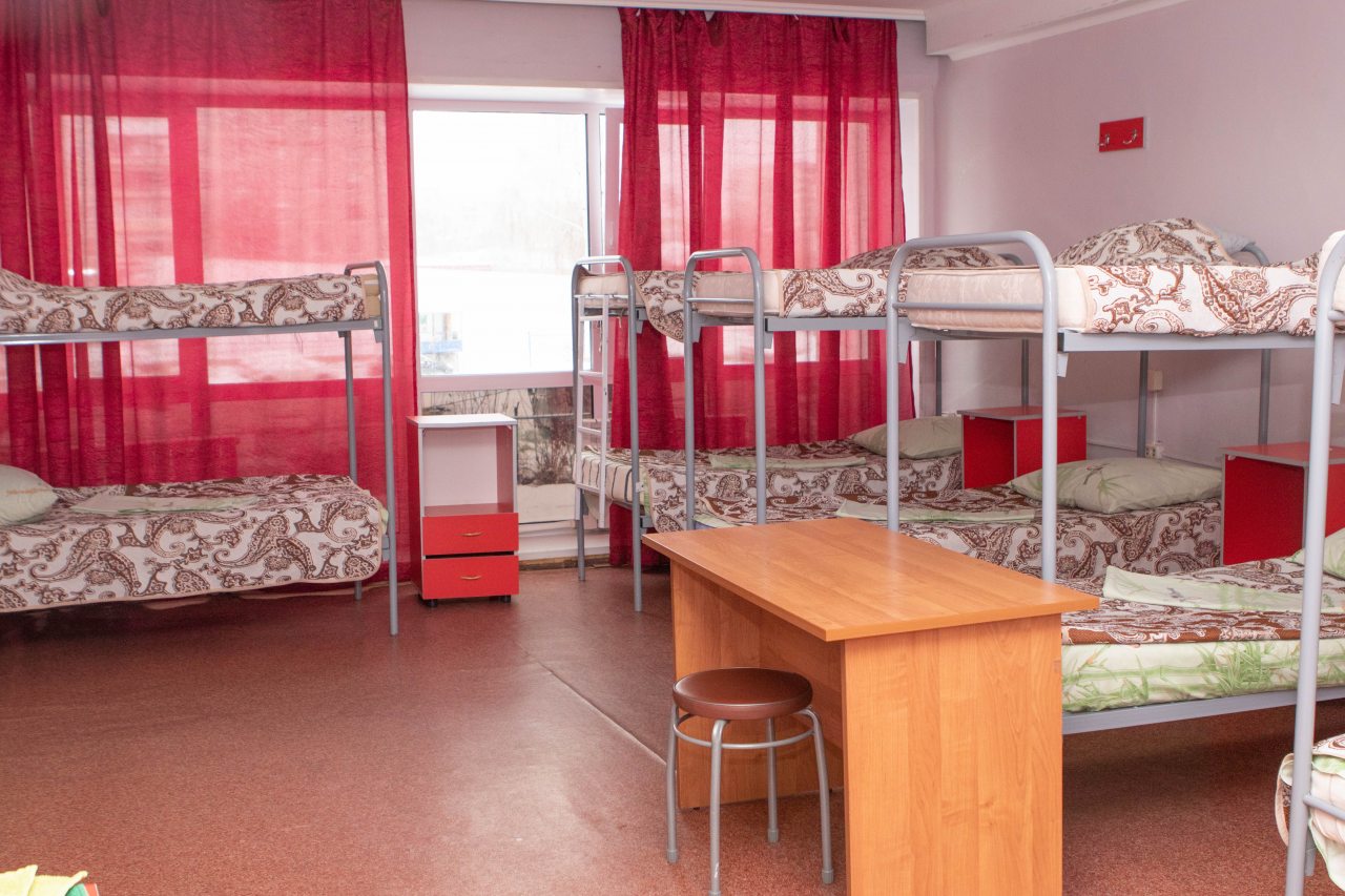 Двадцатиместный (Кровать в двадцатиместном номере) хостела Hostel Severyanka, Тобольск