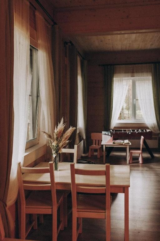 Дом (Дом с 8 спальнями) базы отдыха Усадьба на Шамокше, Заостровье (Ленинградская область)
