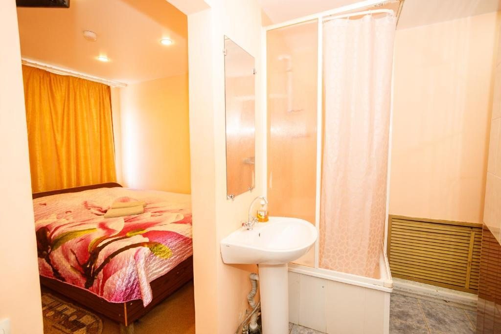 Двухместный (Двухместный номер с 1 кроватью или 2 отдельными кроватями) мини-гостиницы Лидер, Чебоксары
