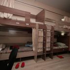 Восьмиместный (Спальное место на двухъярусной кровати в общем номере для мужчин и женщин), Хостел Blizzzko на Карла Маркса
