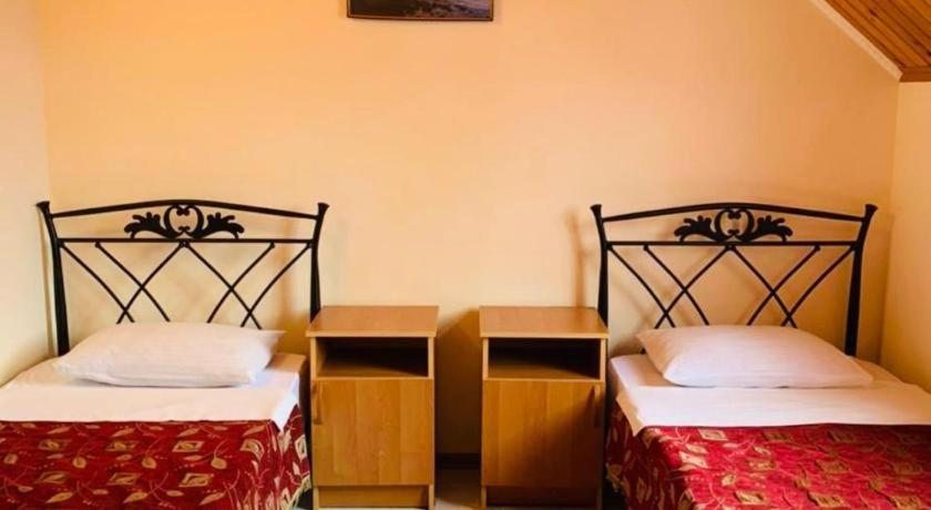 Двухместный (Двухместный номер с 2 отдельными кроватями) отеля гостиница на Туманяна 26, Алахадзы