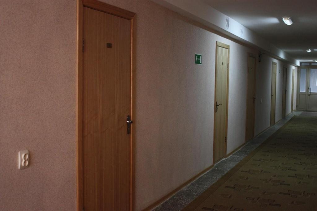 Двухместный (Двухместный номер с 2 отдельными кроватями и ванной комнатой) хостела Академическая, Волгоград