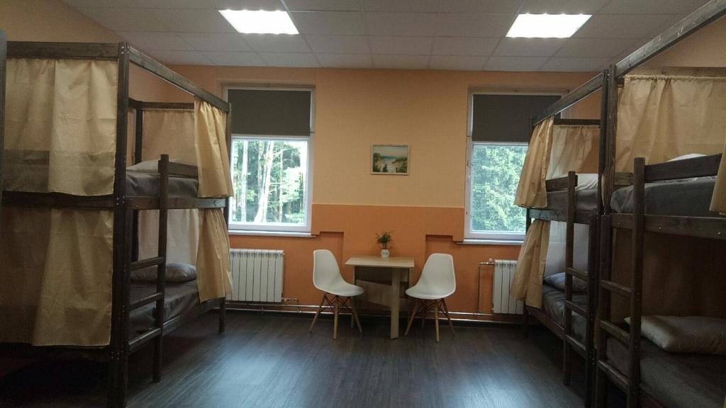 Номер (Спальное место на двухъярусной кровати в общем номере для мужчин) хостела В Дубне, Дубна, Московская область