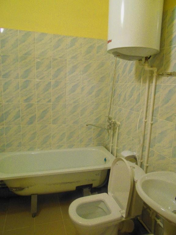 Трехместный (Трехместный номер с ванной комнатой) гостевого дома Отрада, Нерехта