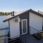 Бунгало (На воде с сауной, террасой и бассейном, вместимость 2+2), Отель Пристань