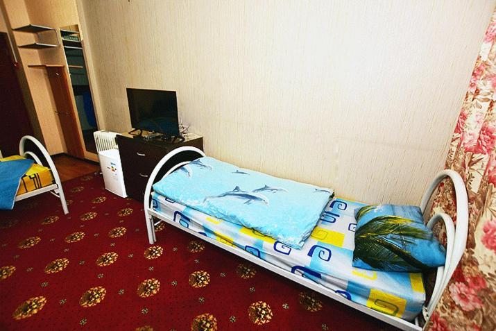 Трехместный (Стандартный трехместный номер) отеля Нептун, Новороссийск