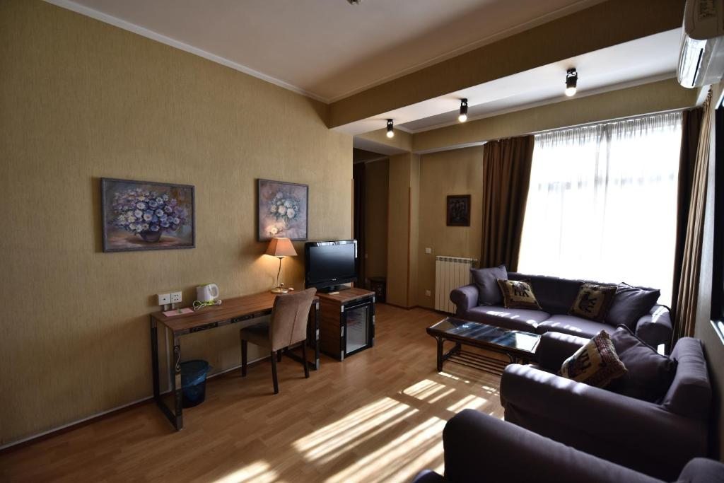 Двухместный (Двухместный номер с 1 кроватью и балконом) отеля Abarco Hotel, Тбилиси