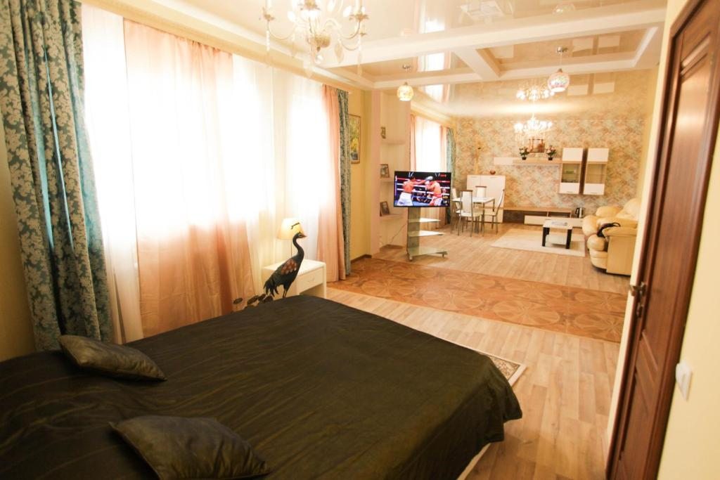 Двухместный (Двухместный номер Делюкс с 1 кроватью и балконом) гостевого дома Argos Hotel, Нижний Новгород