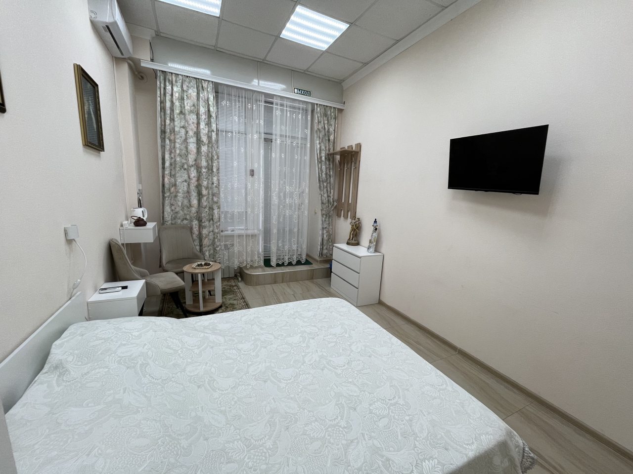 Апартаменты (Лофт на Бродвейе), Арт-отель Круиз