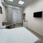 Апартаменты (Лофт на Бродвейе), Арт-отель Круиз