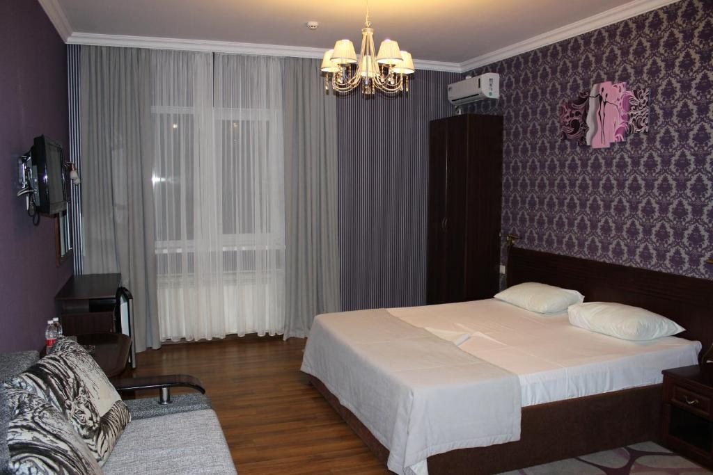 Двухместный (Двухместный номер с 2 двуспальными кроватями) гостевого дома Adel, Кисловодск
