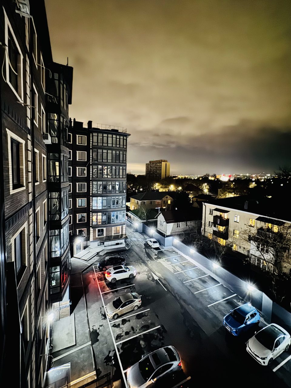 Парковка, Апартаменты На Луначарского 13
