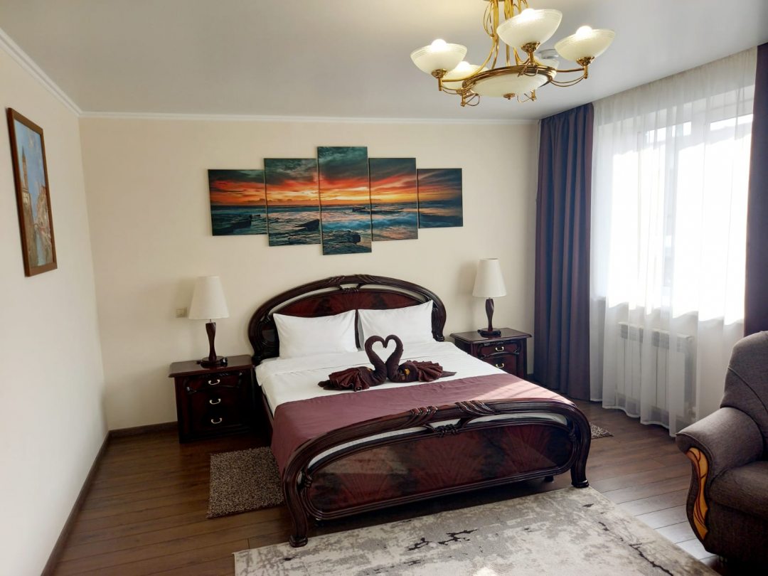 Двухместный (Двухместный номер Делюкс с 1 кроватью и ванной) гостиницы На прудах, Барнаул