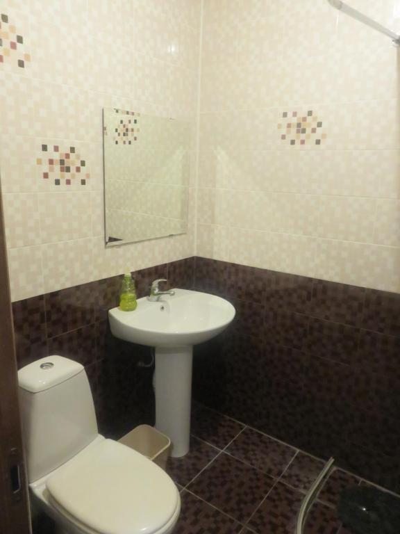 Трехместный (Трехместный номер с ванной комнатой) гостевого дома Околица, Барнаул