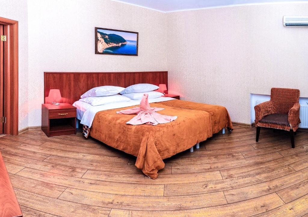 Двухместный (Стандартный двухместный номер с 1 кроватью или 2 отдельными кроватями) мини-отеля Камелот, Геленджик