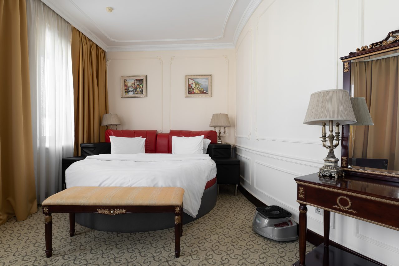 De Luxe (С двуспальной кроватью), Бутик-Отель The Rooms Boutique Hotel