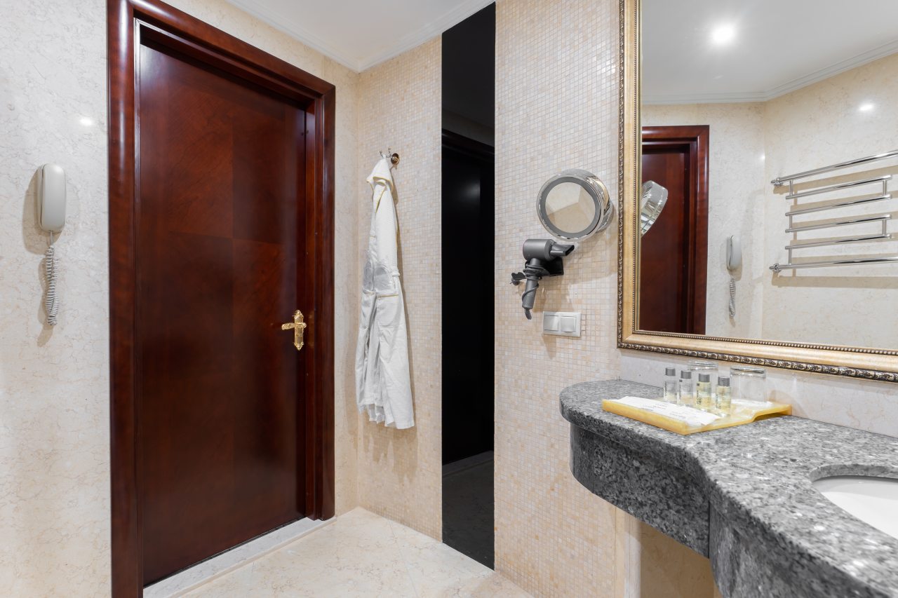 De Luxe (С двуспальной кроватью), Бутик-Отель The Rooms Boutique Hotel