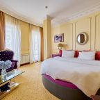 De Luxe (С двуспальной кроватью с балконом), Бутик-Отель The Rooms Boutique Hotel