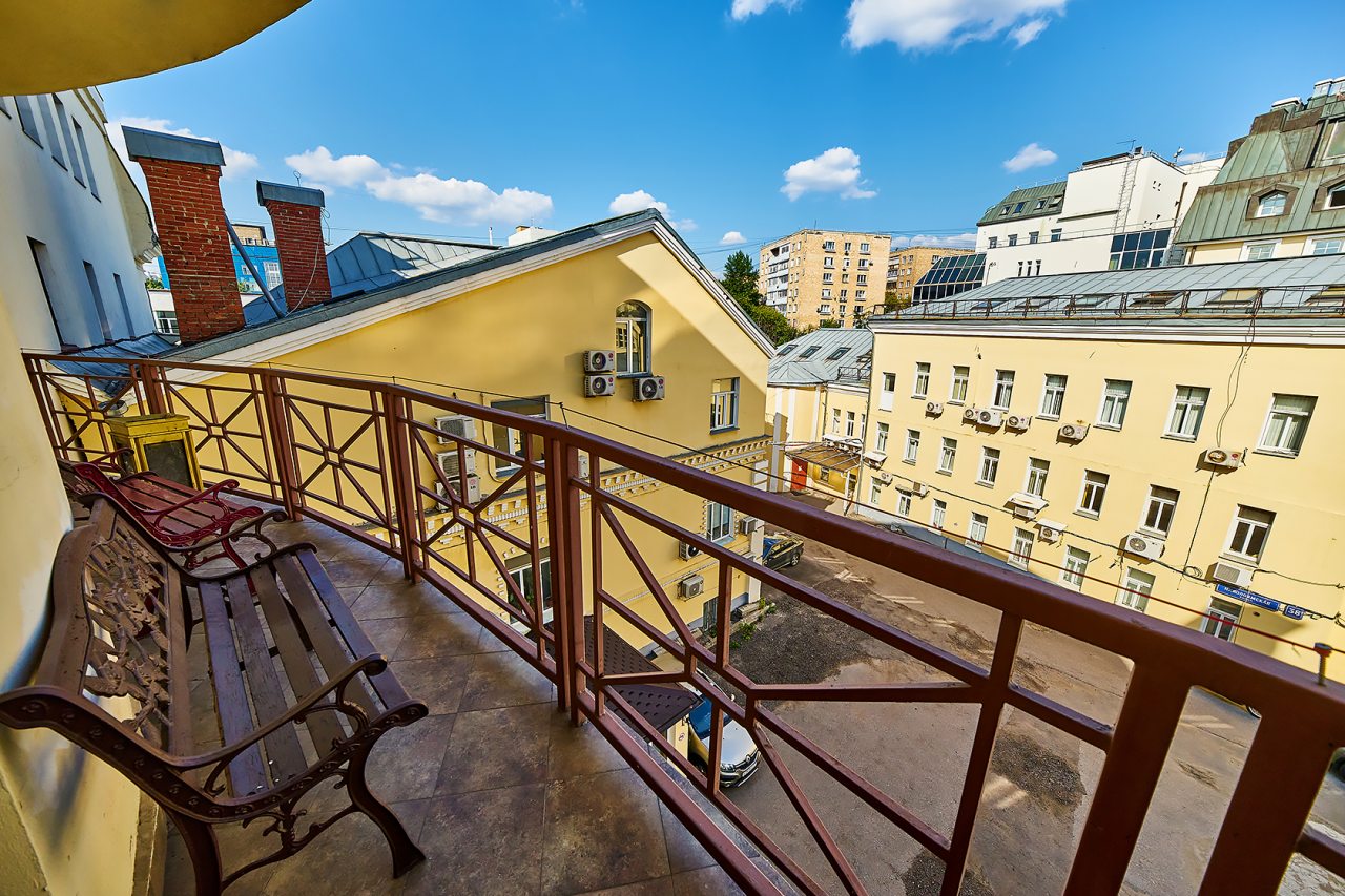 De Luxe (С двуспальной кроватью с балконом), Бутик-Отель The Rooms Boutique Hotel