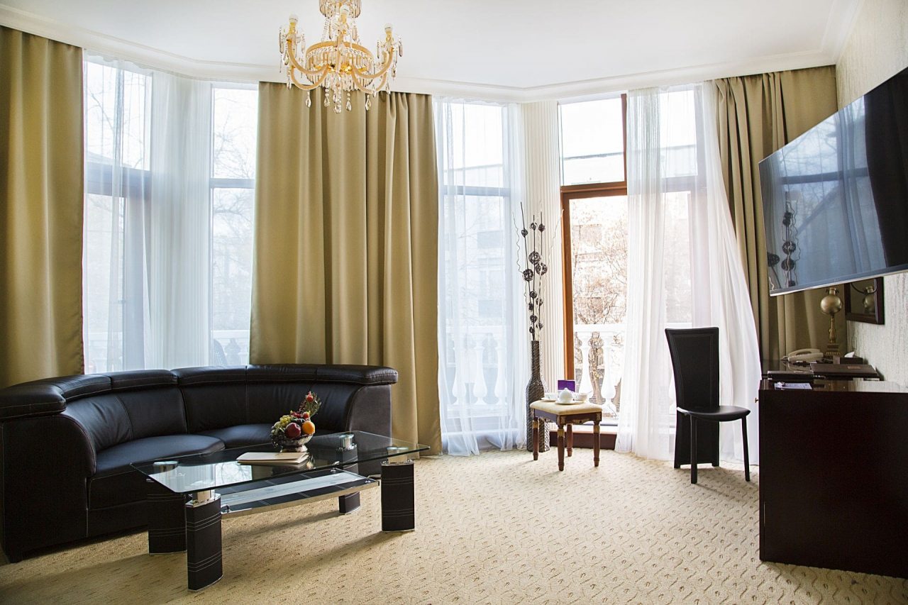 De Luxe (С двуспальной кроватью с балконом), Бутик-Отель The Rooms Boutique Hotel