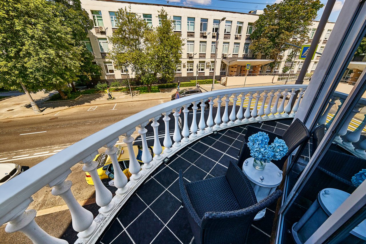 De Luxe (С двуспальной кроватью с балконом), Бутик-Отель The Rooms Boutique Hotel