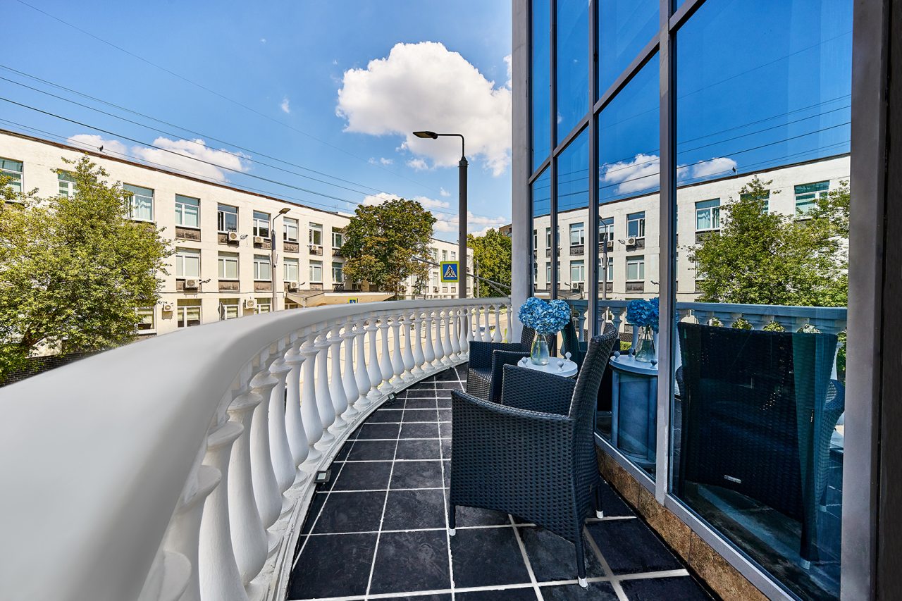 De Luxe (С двуспальной кроватью с балконом), Бутик-Отель The Rooms Boutique Hotel