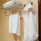 De Luxe (С двуспальной кроватью с балконом), Бутик-Отель The Rooms Boutique Hotel