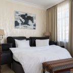 De Luxe (С двуспальной кроватью с балконом), Бутик-Отель The Rooms Boutique Hotel