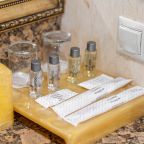 De Luxe (С двуспальной кроватью с балконом), Бутик-Отель The Rooms Boutique Hotel