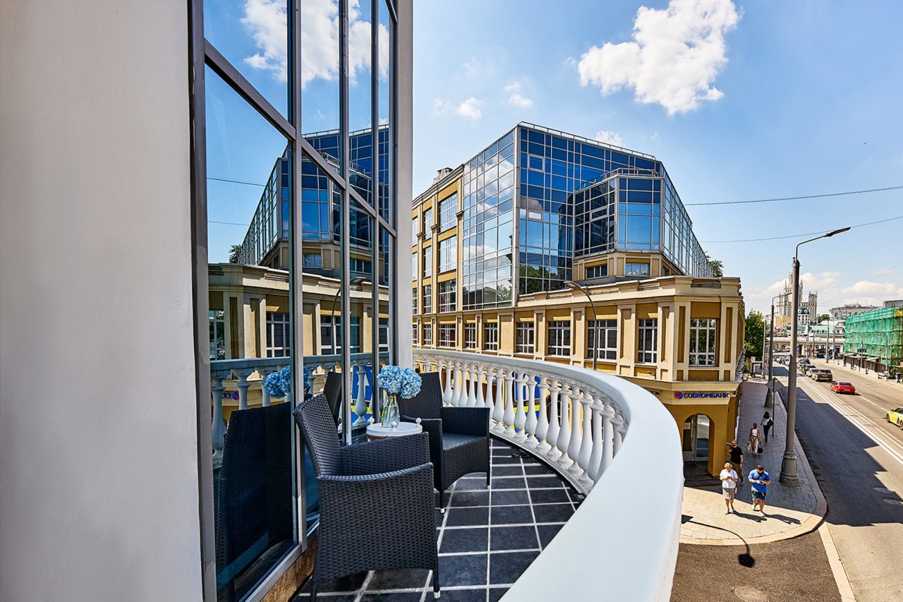 De Luxe (С двуспальной кроватью с балконом), Бутик-Отель The Rooms Boutique Hotel