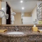 De Luxe (С двуспальной кроватью с балконом), Бутик-Отель The Rooms Boutique Hotel