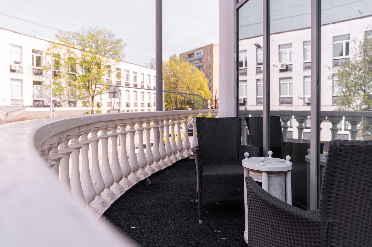 De Luxe (С двуспальной кроватью с балконом), Бутик-Отель The Rooms Boutique Hotel