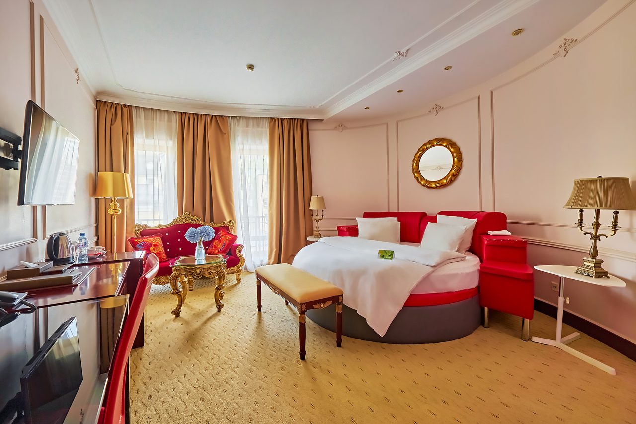 Делюкс (С двуспальной кроватью с балконом), Бутик-Отель The Rooms Boutique Hotel