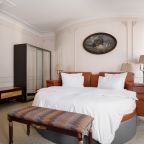 Делюкс (С двуспальной кроватью с балконом), Бутик-Отель The Rooms Boutique Hotel