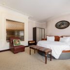 Делюкс (С двуспальной кроватью с балконом), Бутик-Отель The Rooms Boutique Hotel