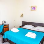 Студио, Отель Кавказ