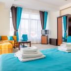 Студио, Отель Кавказ