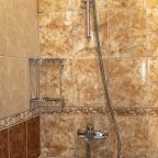 Студио, Отель Кавказ